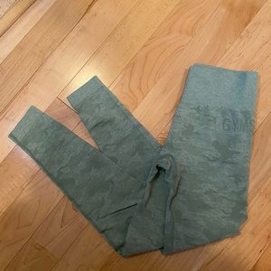 Gymshark green camo leggings! Booty scrunch!